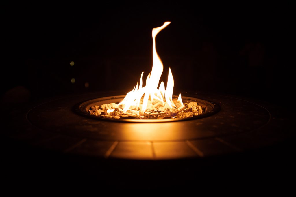 Camping à la maison les 4 meilleurs foyers extérieurs